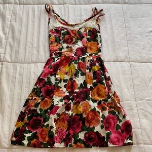 XS floral dress with white lace. From Forever 21.